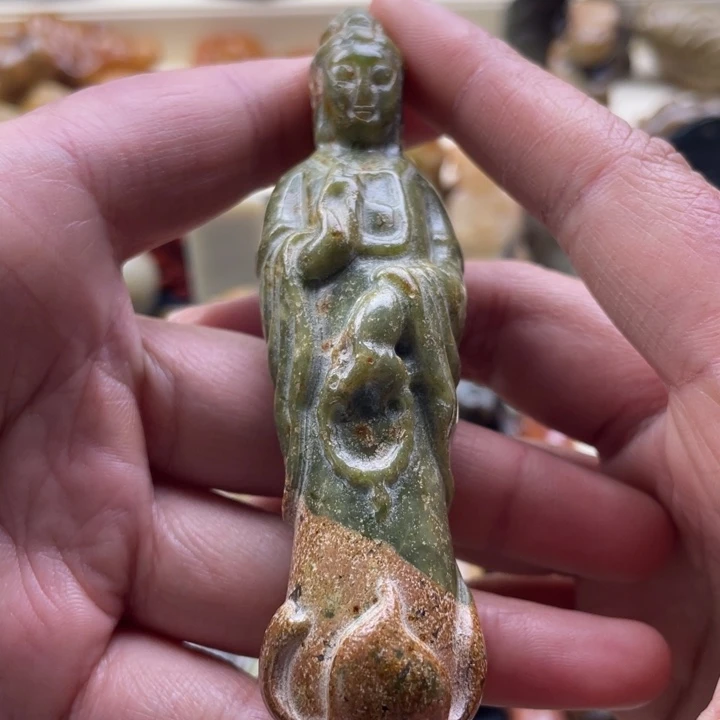 蛇纹石玉颈饰未镶嵌