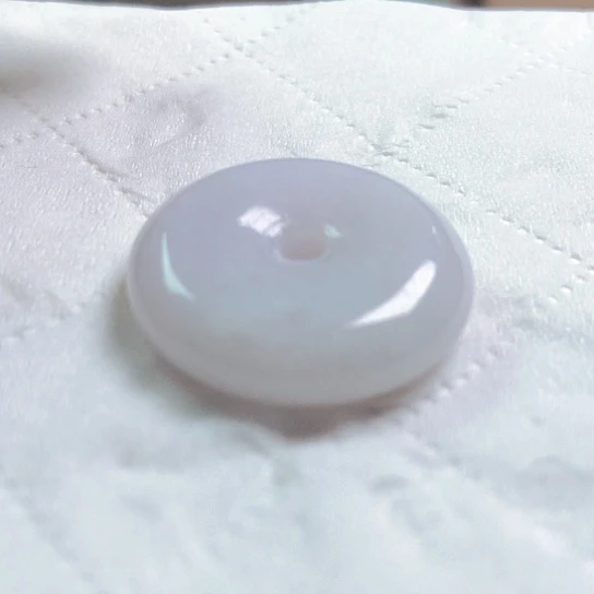 翡翠颈饰未镶嵌啵*?吊坠