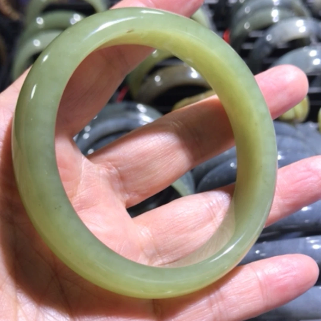 【闪购商品】和田玉手镯未镶嵌1***～