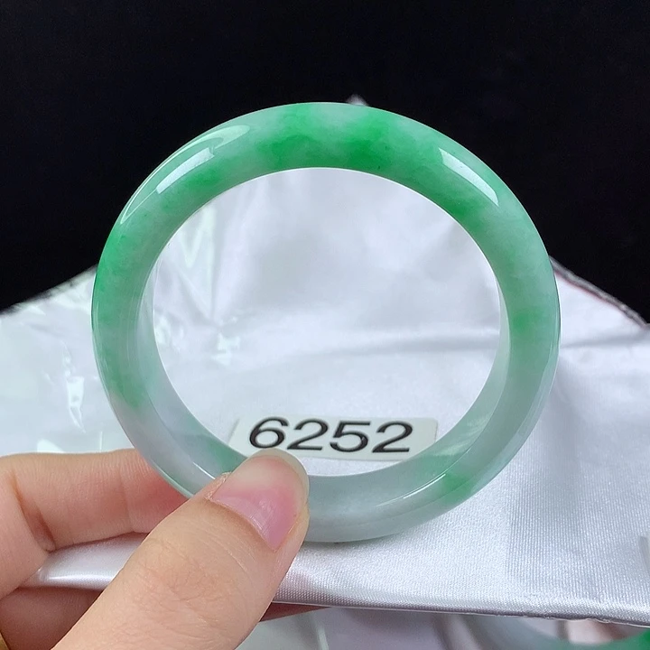 未镶嵌手镯翡翠54圈