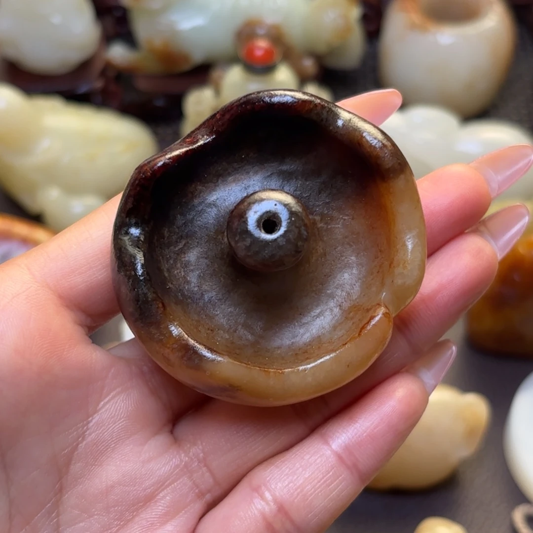 夏***荷和田玉未镶嵌挂件