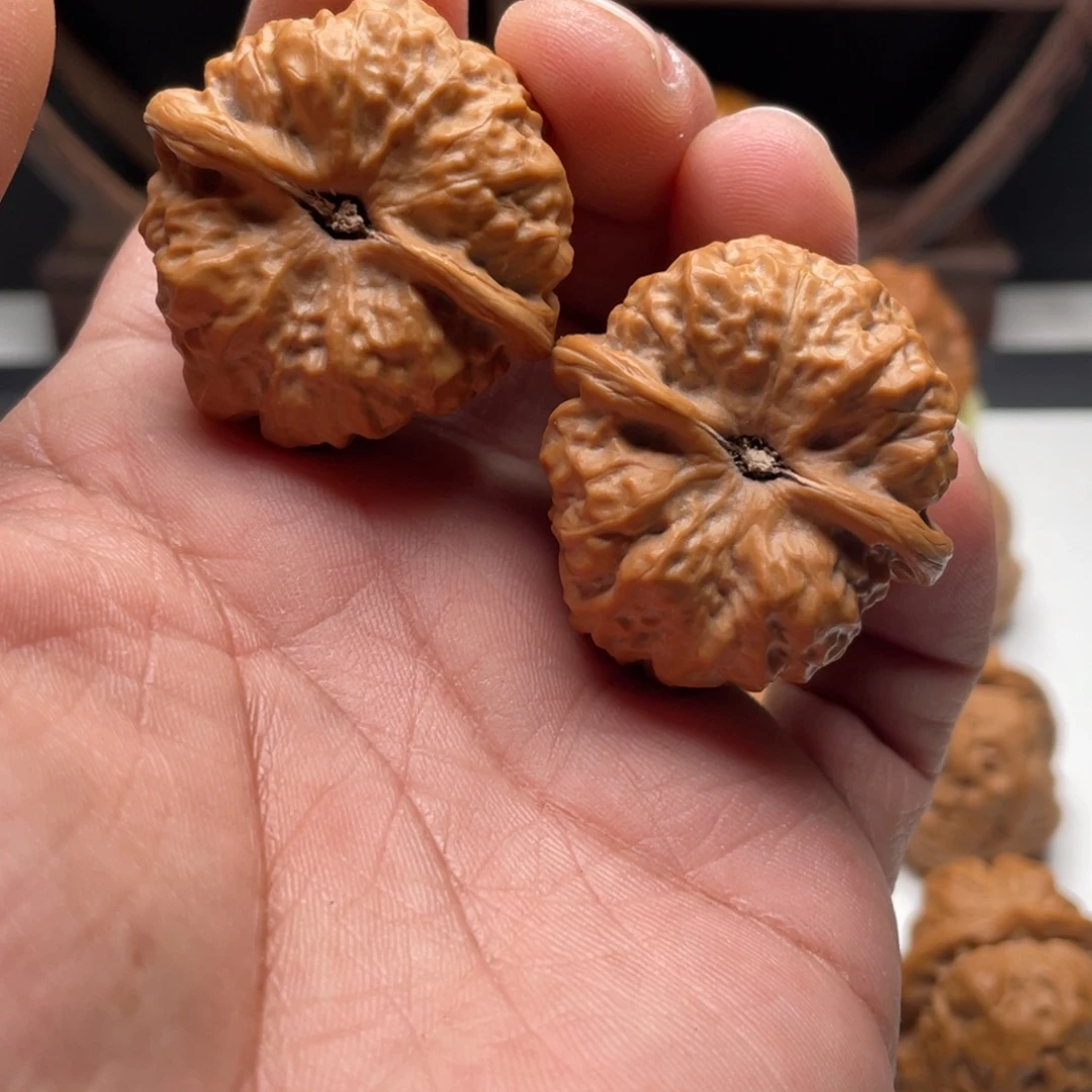 咿***哈吊坠文玩核桃蛤蟆头核桃 37