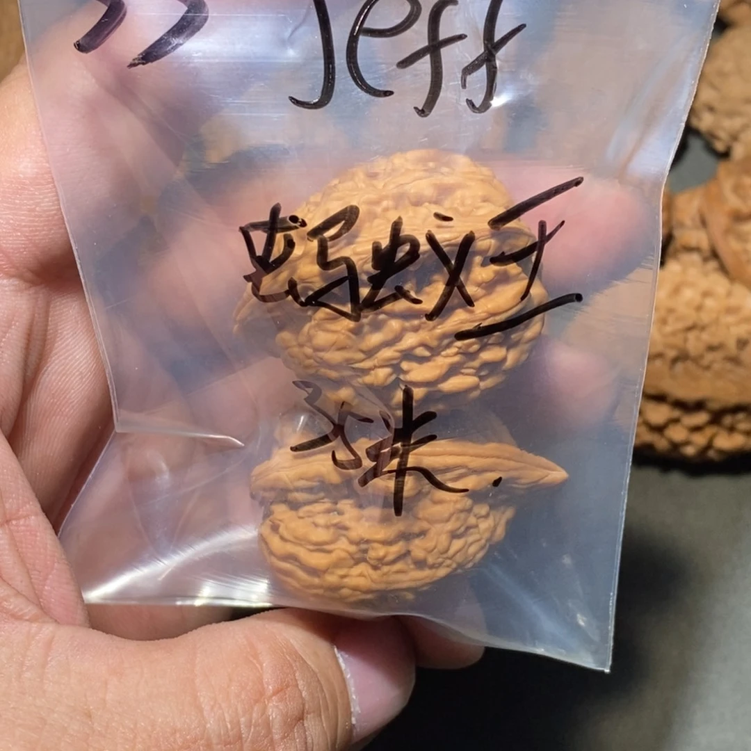文玩核桃吊坠J**f蚂蚁王