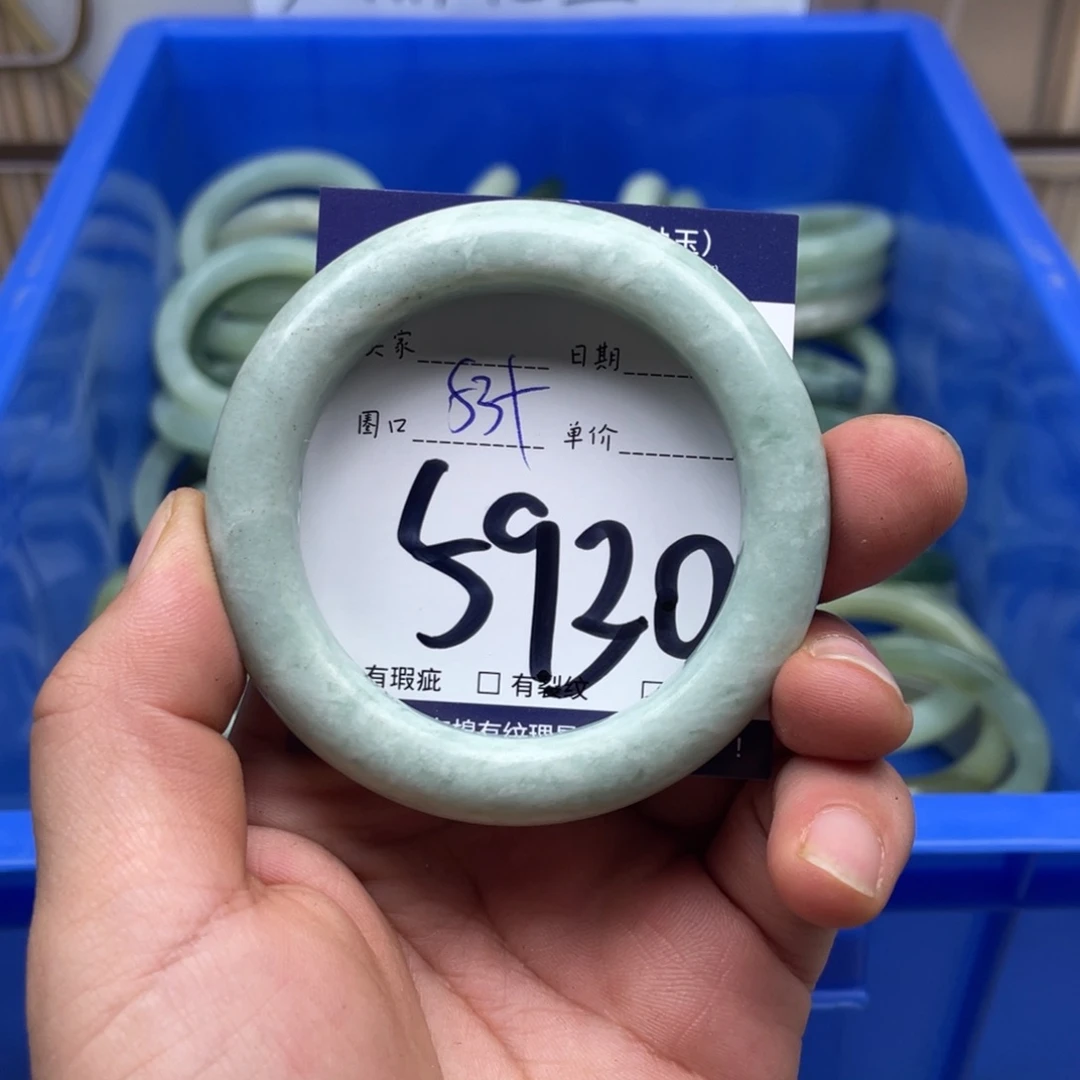 岫玉手镯手镯未镶嵌