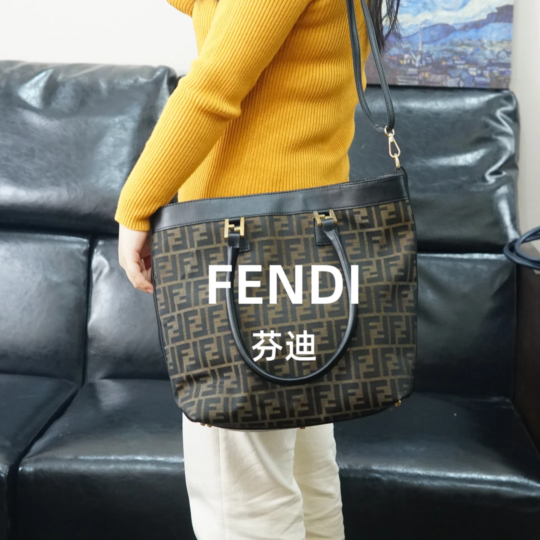 95新 FENDI/芬迪 老花斜挎包/FYWF10725070/5070