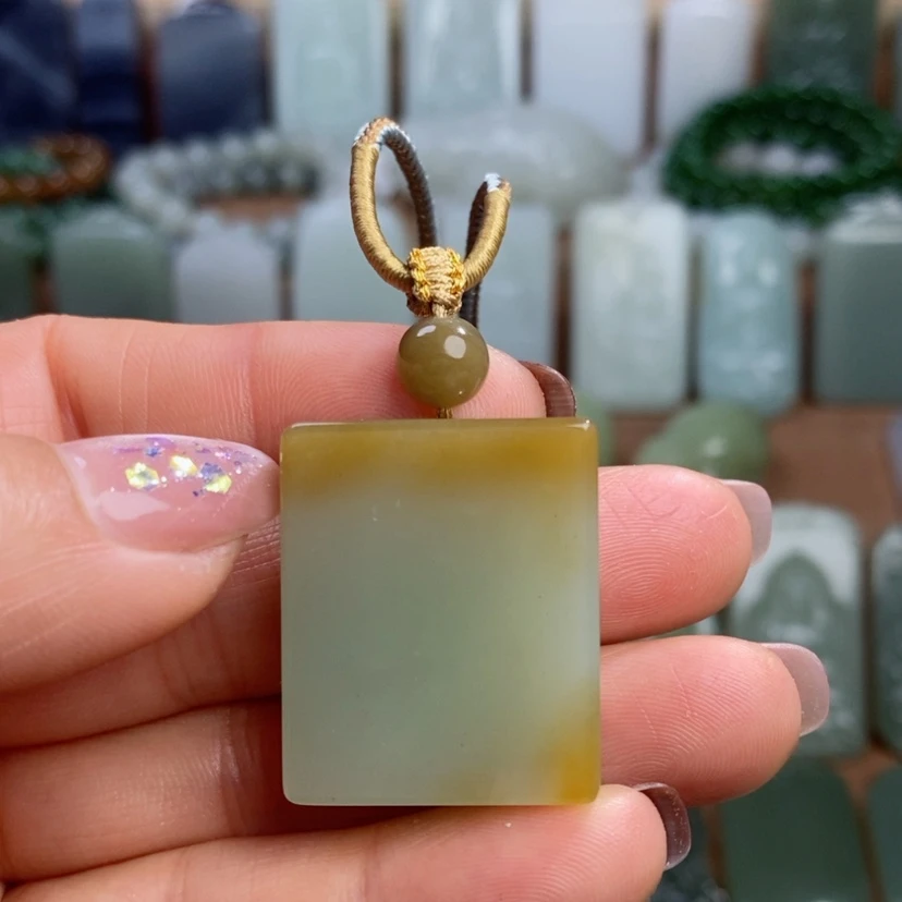 【闪购商品】颈饰未镶嵌和田玉（糖玉）