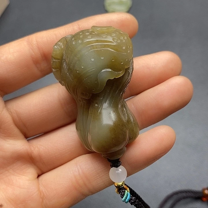 颈饰未镶嵌和田玉就****摆