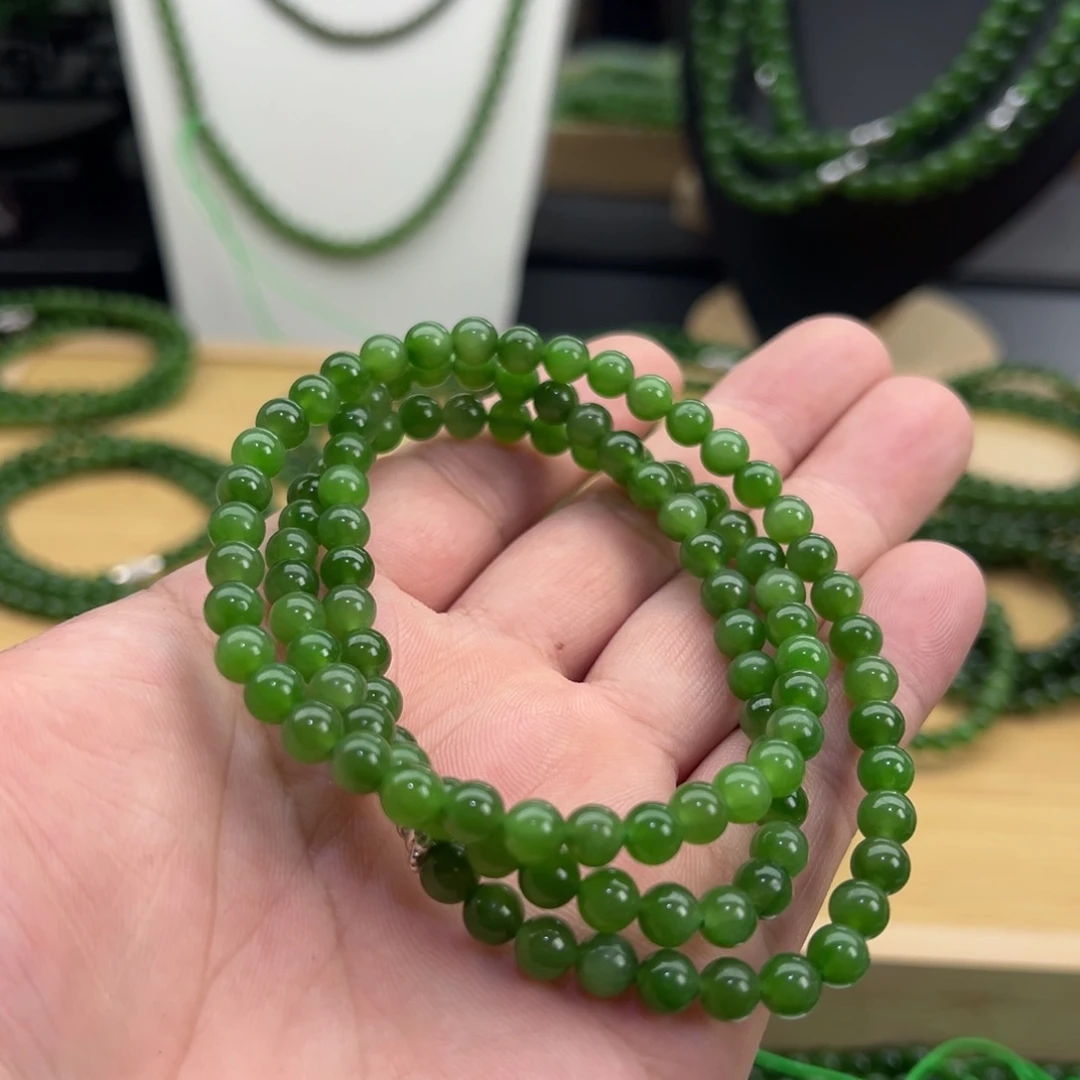 妮***儿和田玉（碧玉）未镶嵌颈饰卡6 阳绿 无黑 108颗