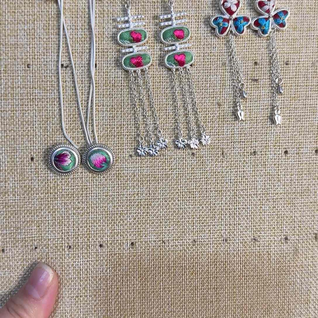 织绣民族风刺绣老绣耳环