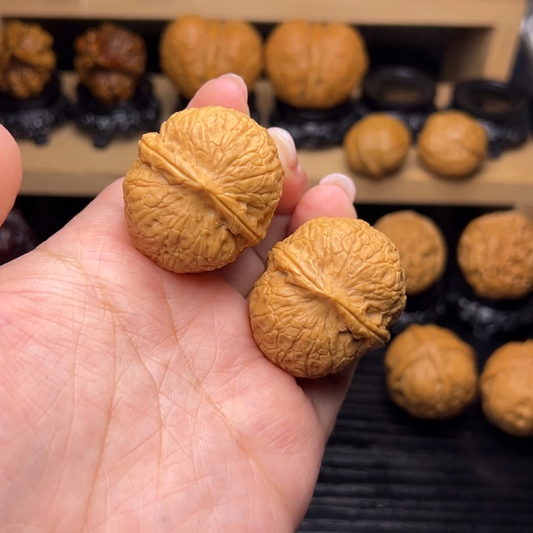 文玩核桃吊坠15z------37尺42克