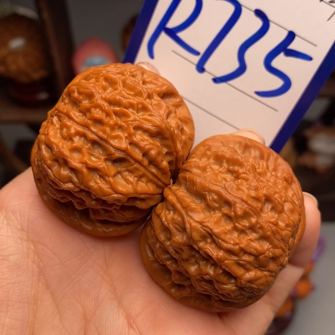 文玩核桃吊坠血麒麟42