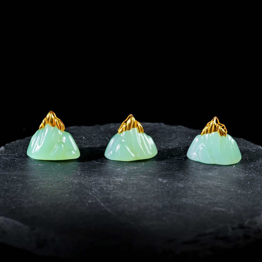 【小雨来了】18金镶嵌和田玉碧玉日照金山吊坠 小挂坠 多样性发一件