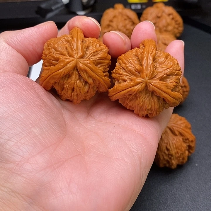 小***酒把件文玩核桃白奔