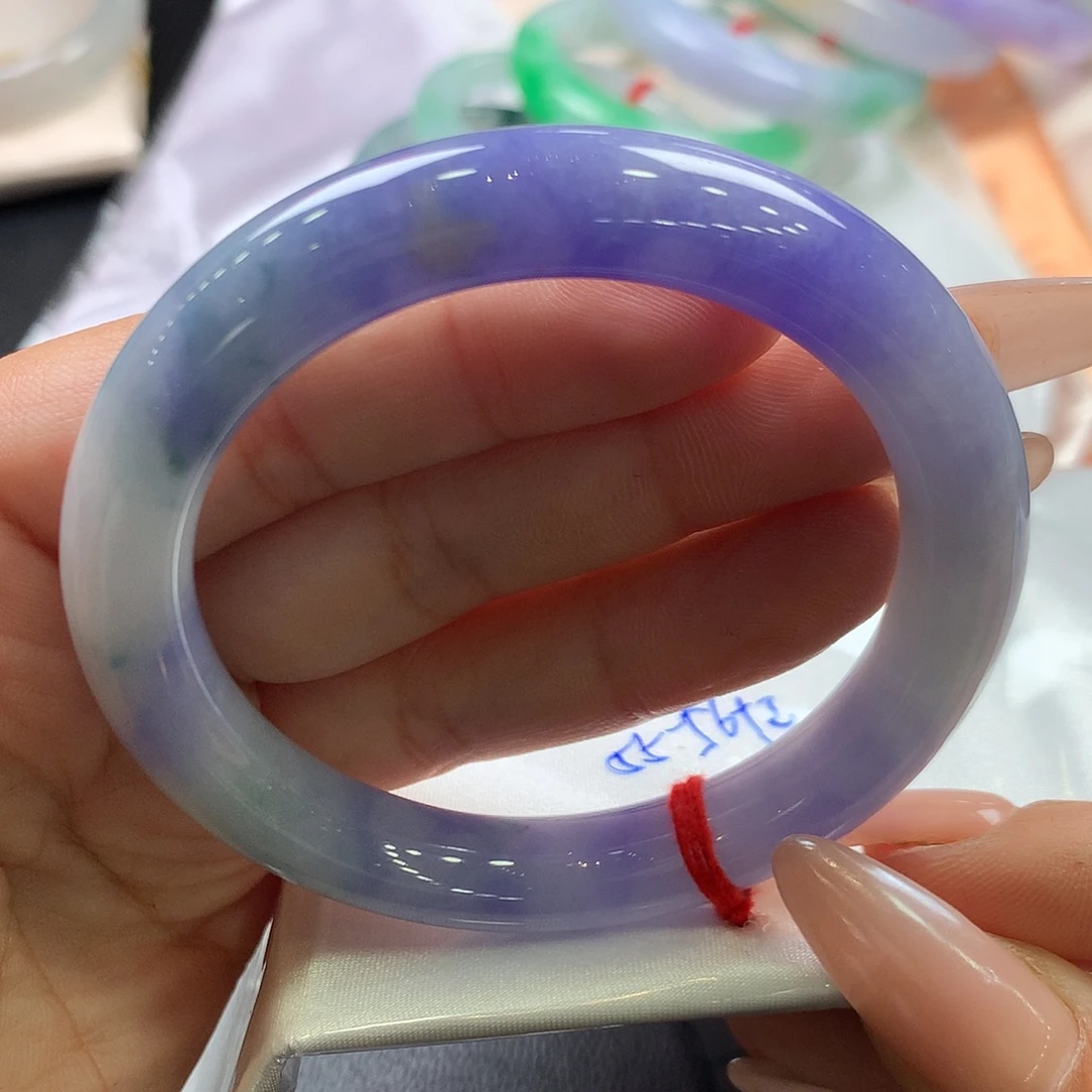 翡翠未镶嵌手镯55.7元