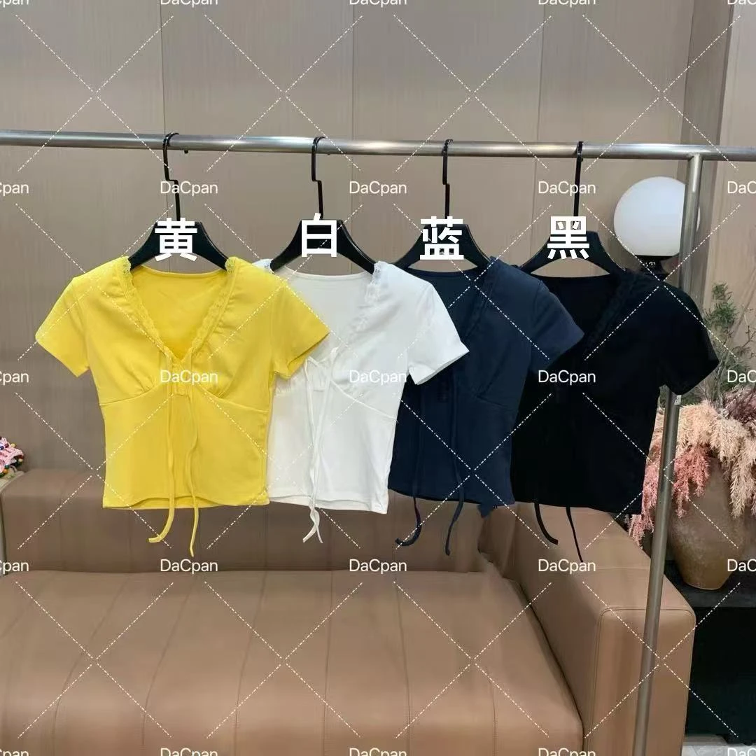 DACPAN-“休闲少女”V领绑带拼接蕾丝上衣 2025/盼·PP 51000