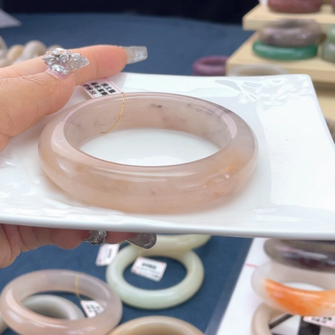 【闪购商品】石英质玉手镯未镶嵌N**O