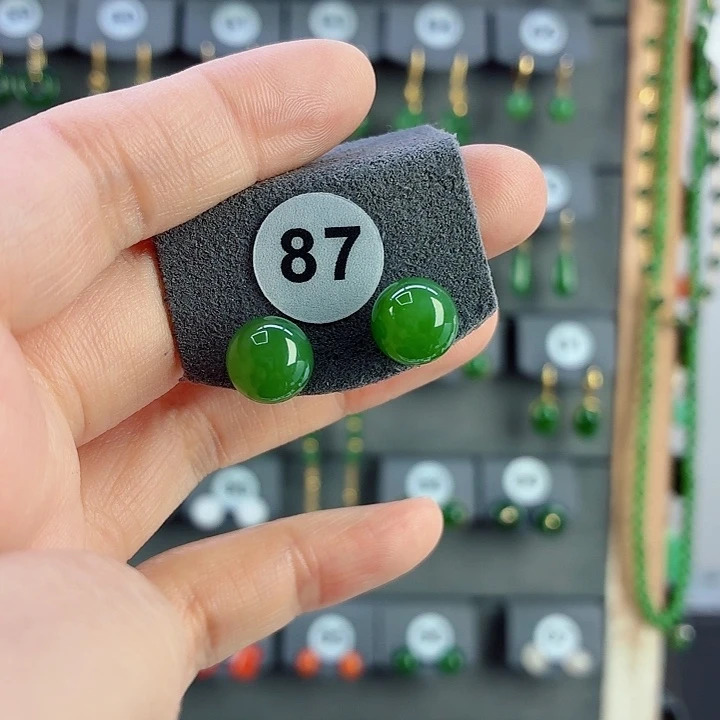 和田玉18K金镶嵌耳饰