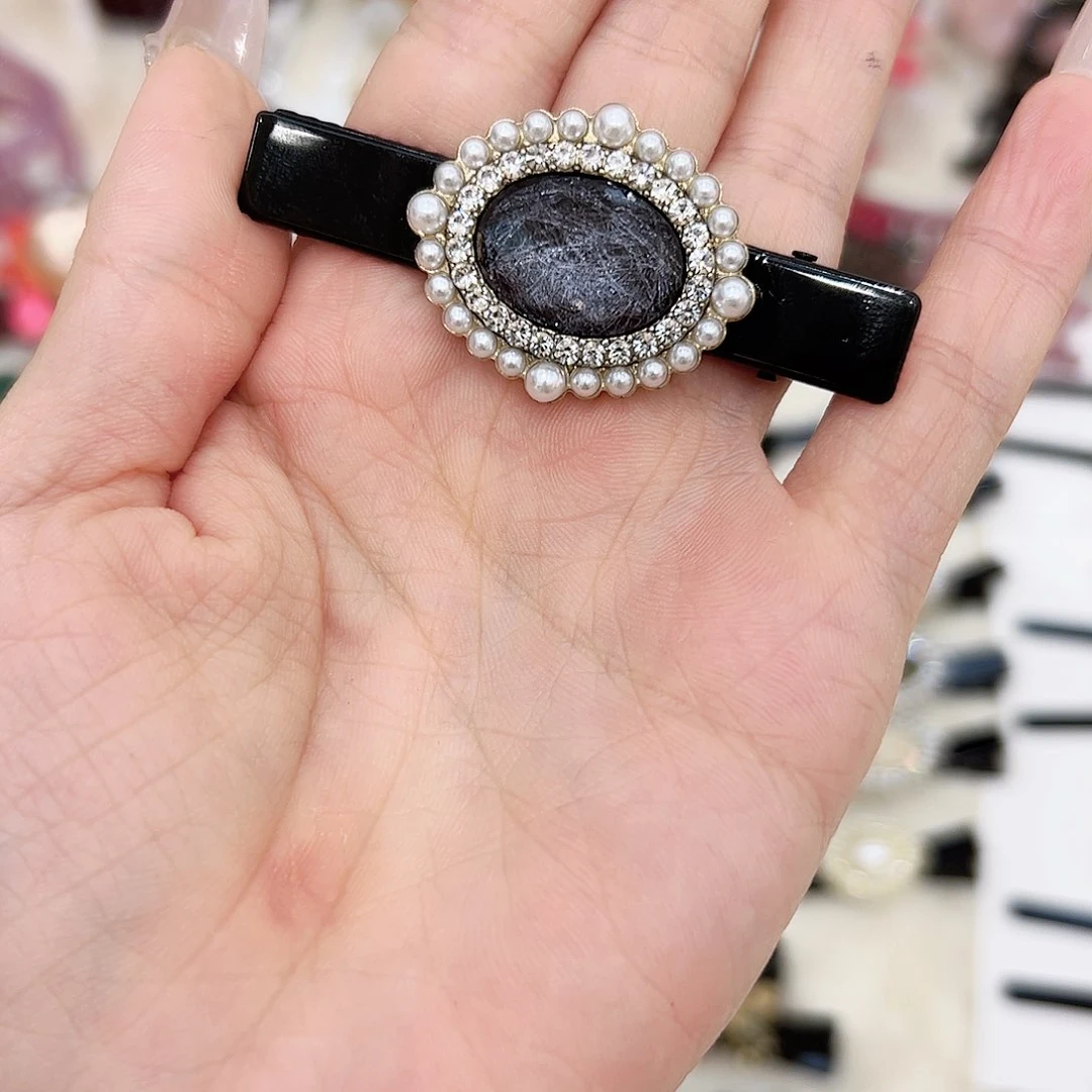 布艺铁合金泡菜发夹灰色