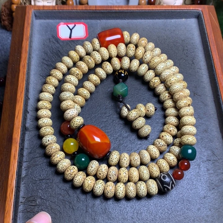 星月菩提吊坠菩提