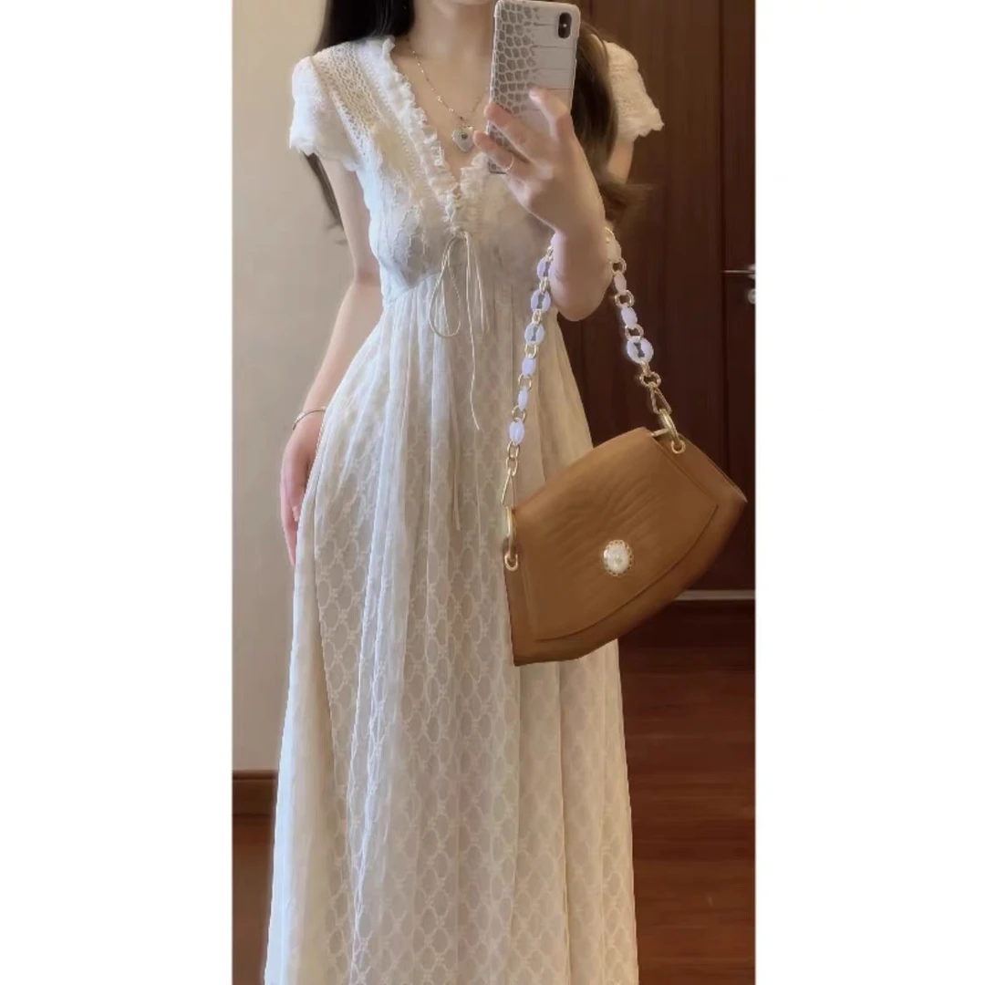 法式重工蕾丝V领连衣裙子女夏2025新款今年流行爆款气质显瘦长裙