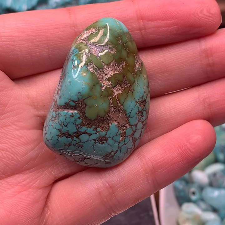 绿松石原矿未镶嵌龍**人