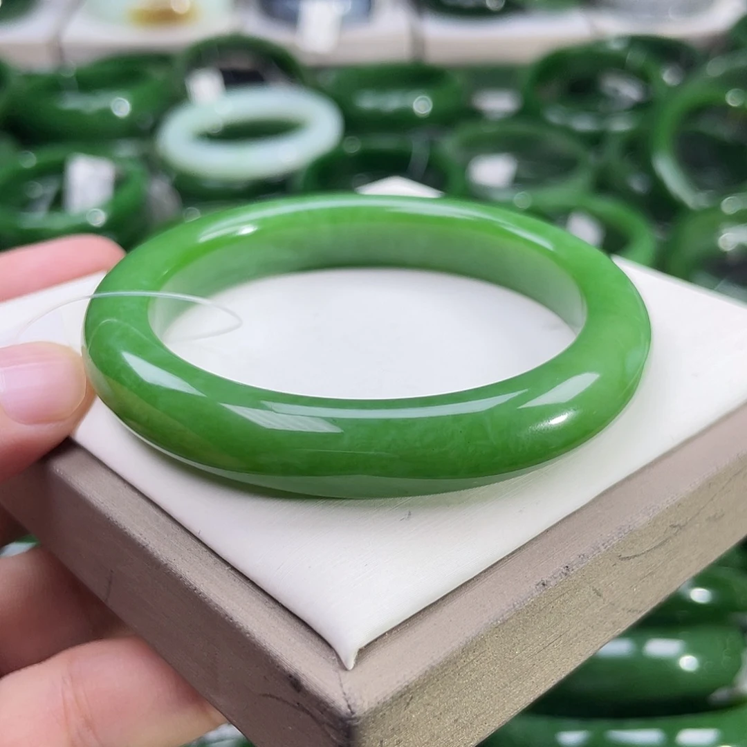 未镶嵌手镯和田玉（碧玉）