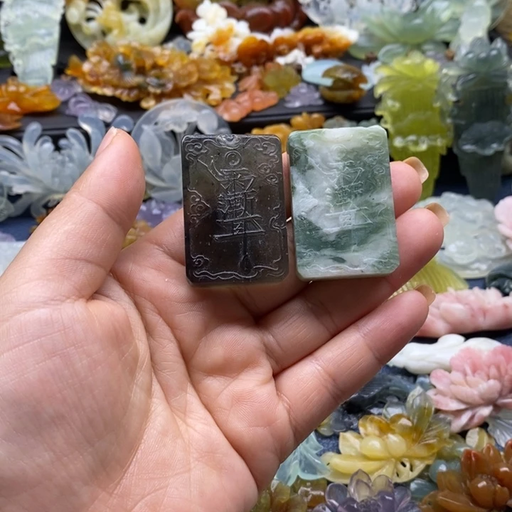 蛇纹石玉合金颈饰