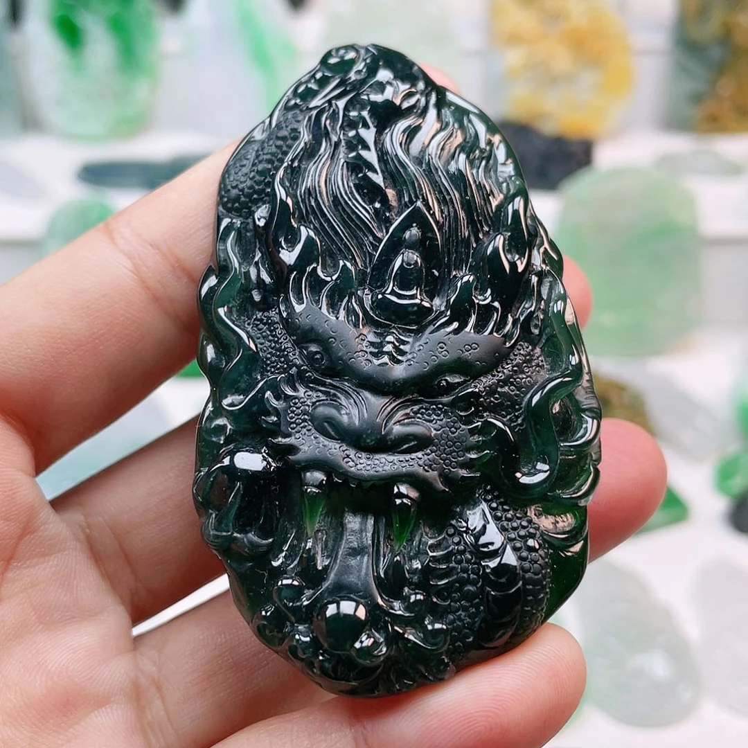 翡翠颈饰未镶嵌龙