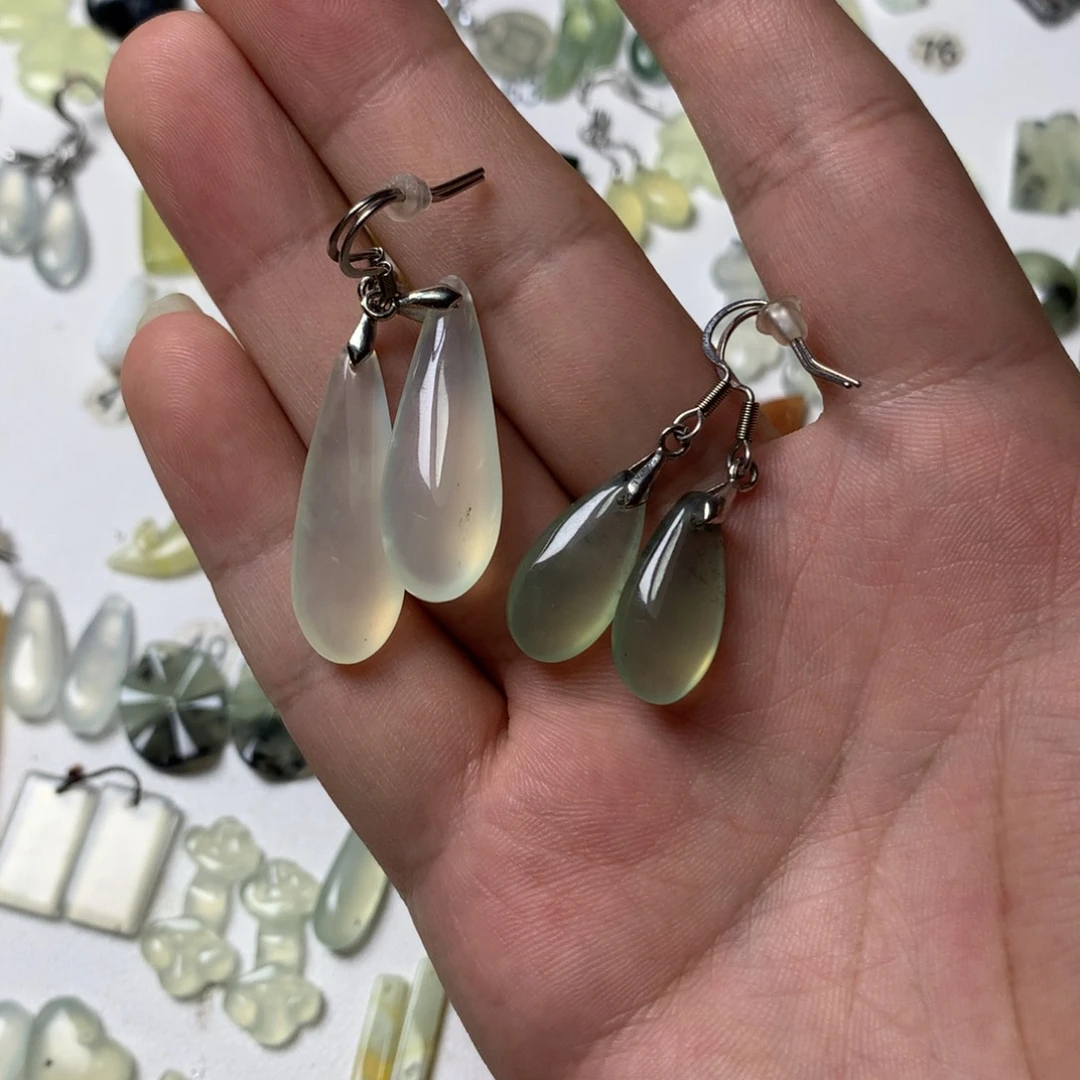 爱***子蛇纹石玉未镶嵌耳环