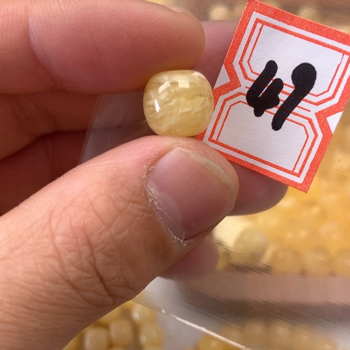 裸石琥珀未镶嵌11.7
