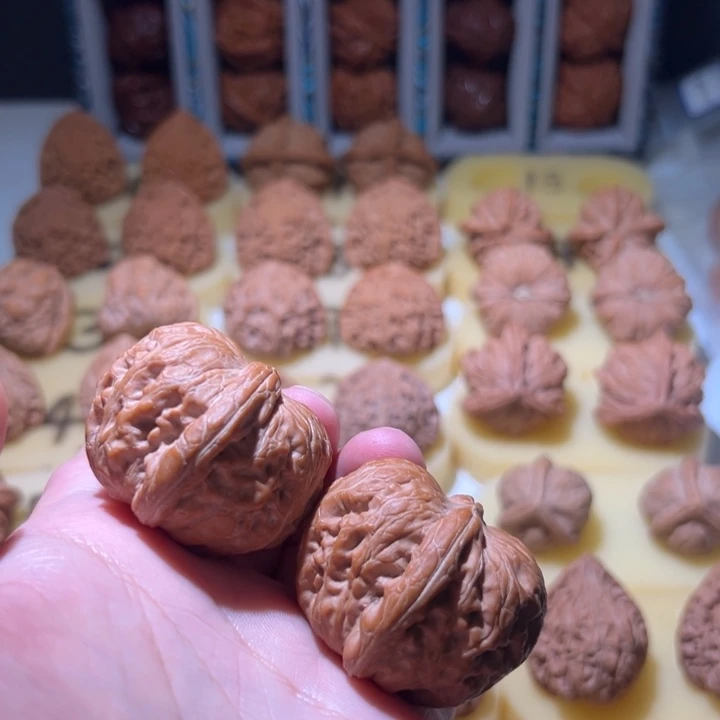 文玩核桃吊坠翘肩元宝42