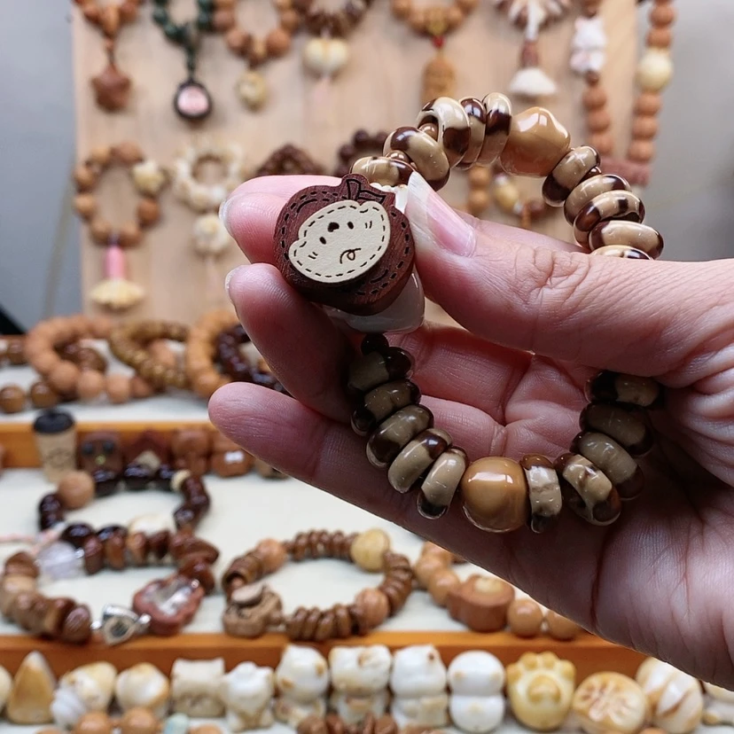 【闪购商品】吊坠紫金鼠?***?花皮钱串子加3个猴头星星