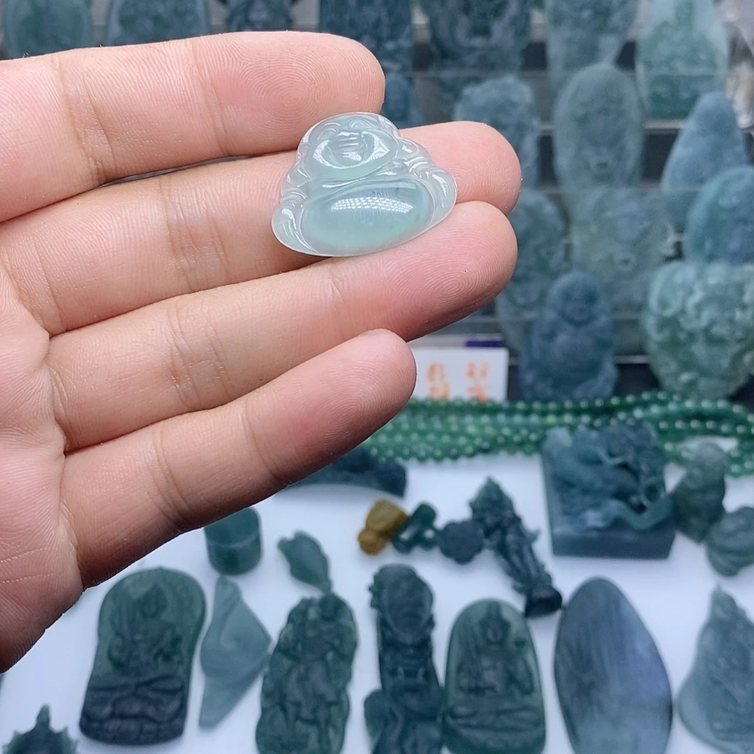 未镶嵌定制翡翠佛