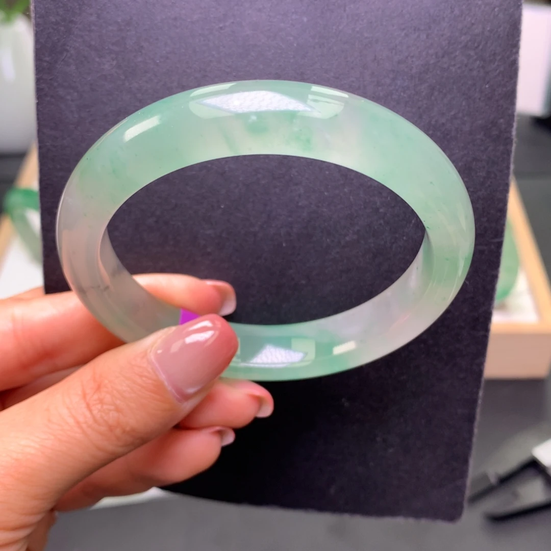 石英质玉（非洲翠）未镶嵌手镯