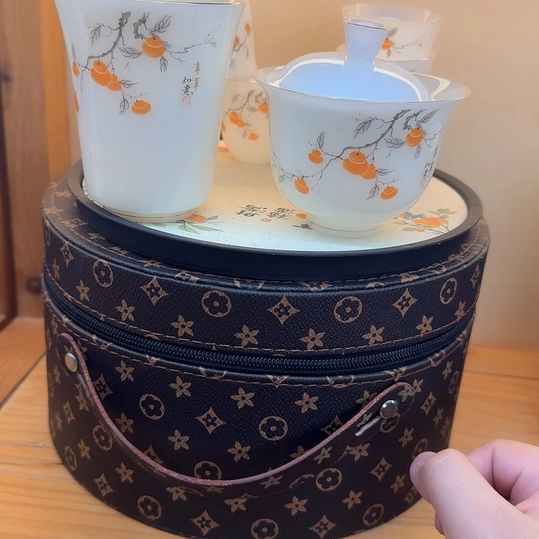 盖碗里的水煮开后放入锅