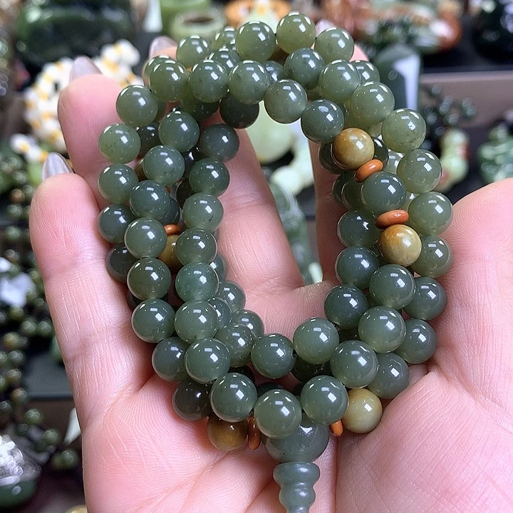 透闪石质玉未镶嵌项链