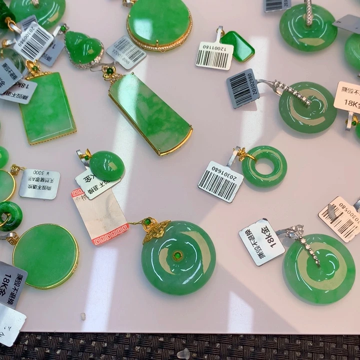 颈饰未镶嵌翡翠天然翡翠