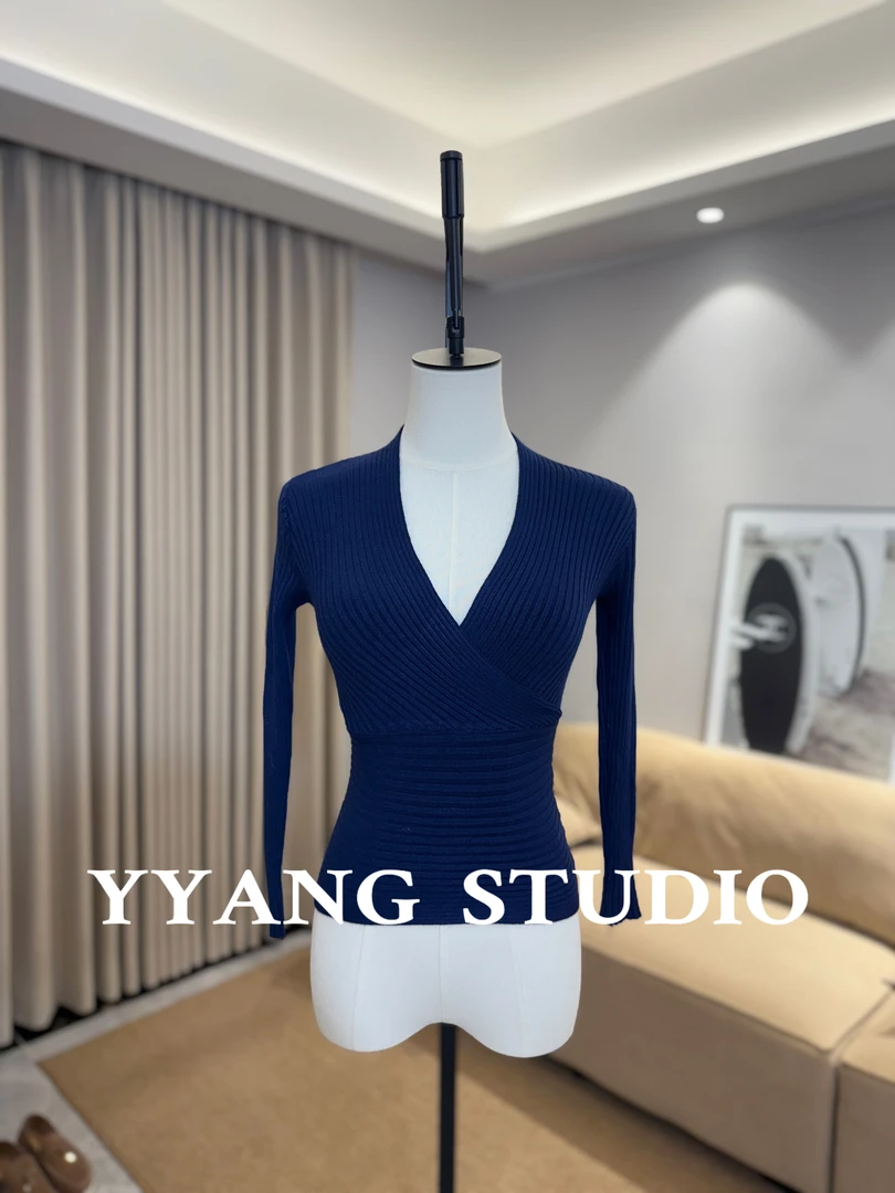 刘佳阳STUDIO「韩女针织上衣三色」