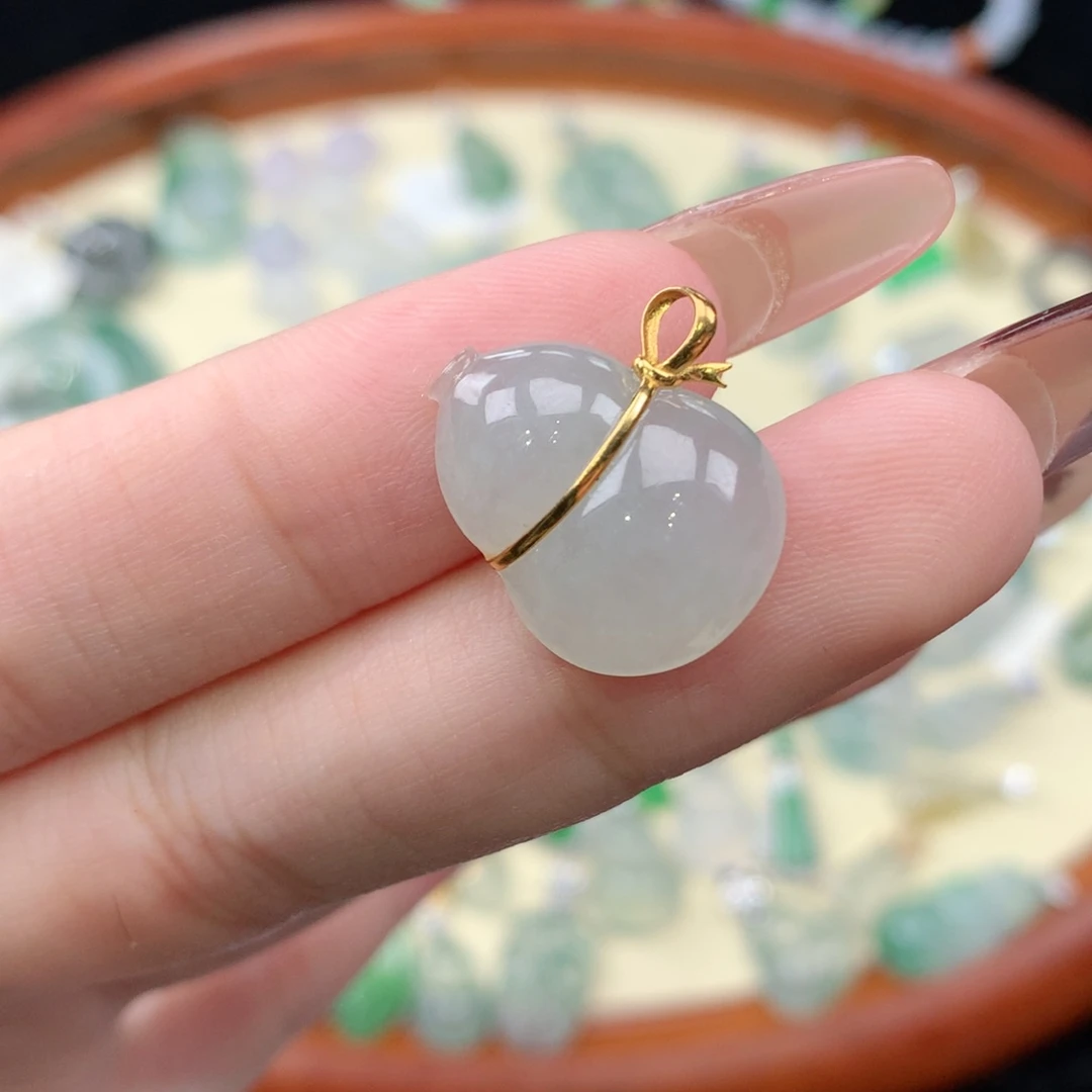 颈饰18K金镶嵌翡翠天然缅甸A货翡翠葫芦