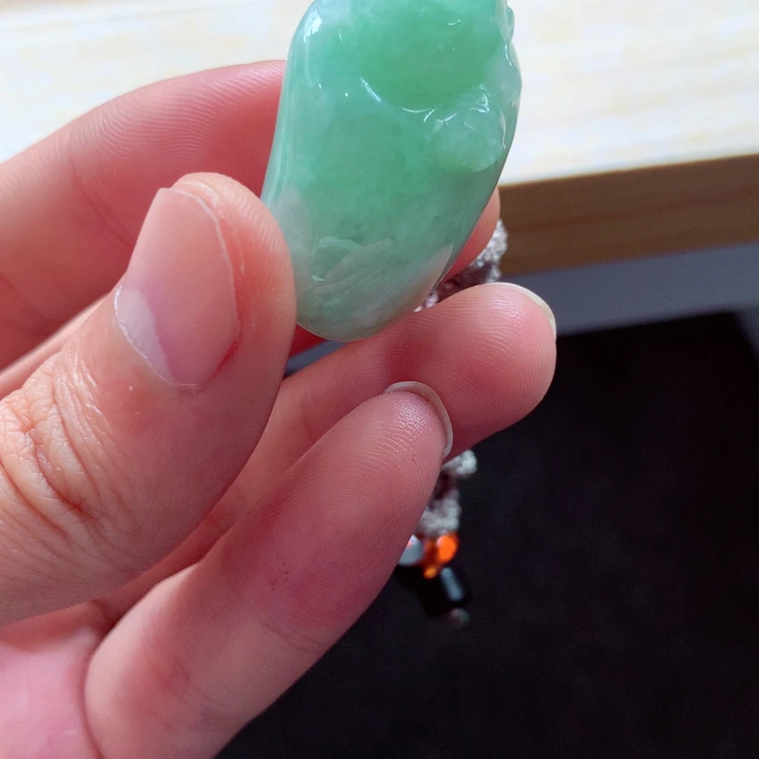 翡翠未镶嵌颈饰吊坠