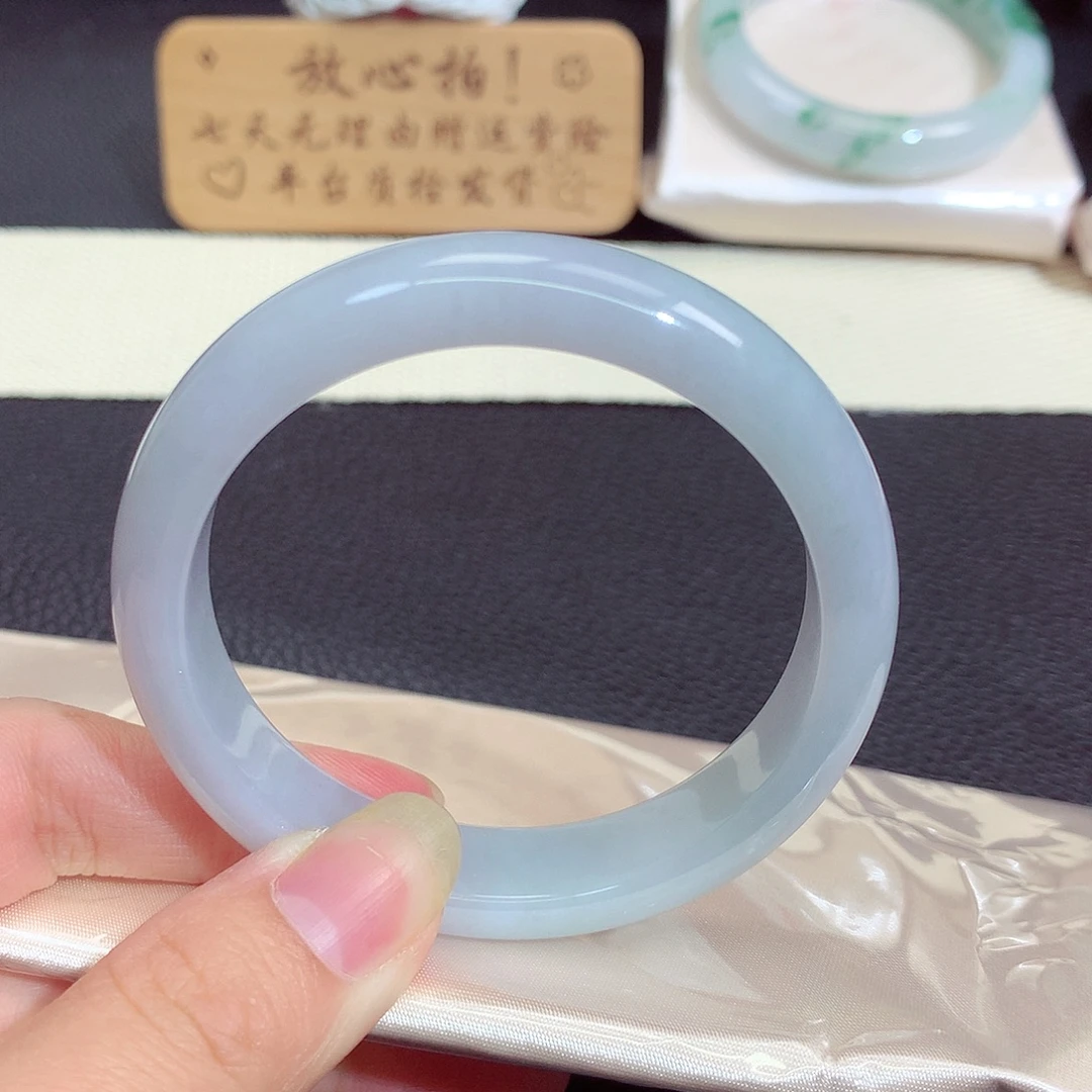 翡翠未镶嵌手镯173