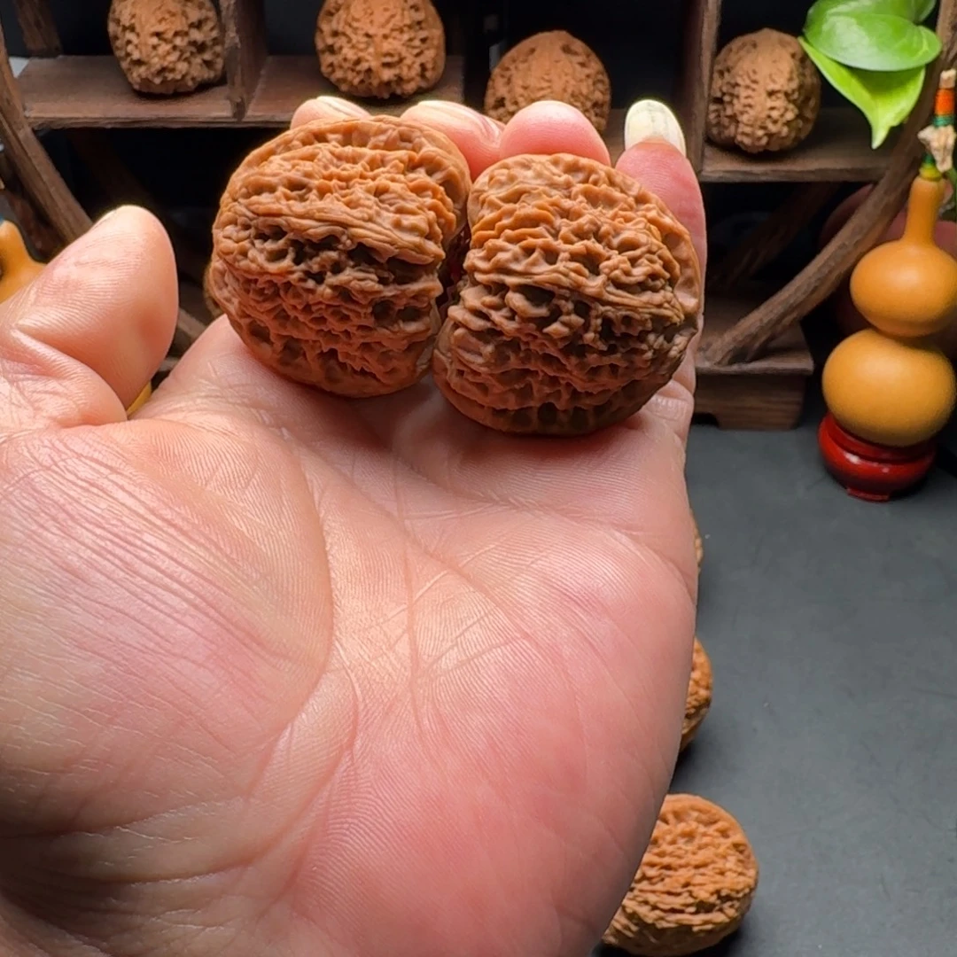 把件文玩核桃南疆石老款蚂蚁纹雪花打底尺寸42