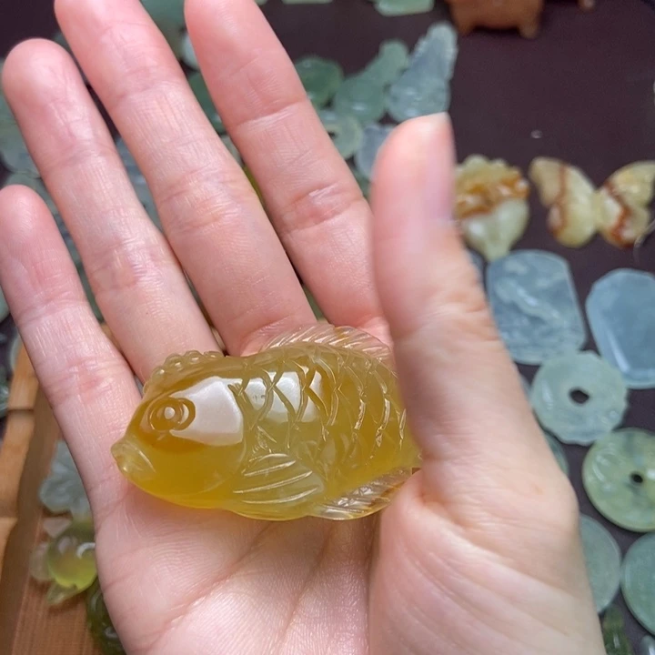 M***g蛇纹石玉未镶嵌颈饰