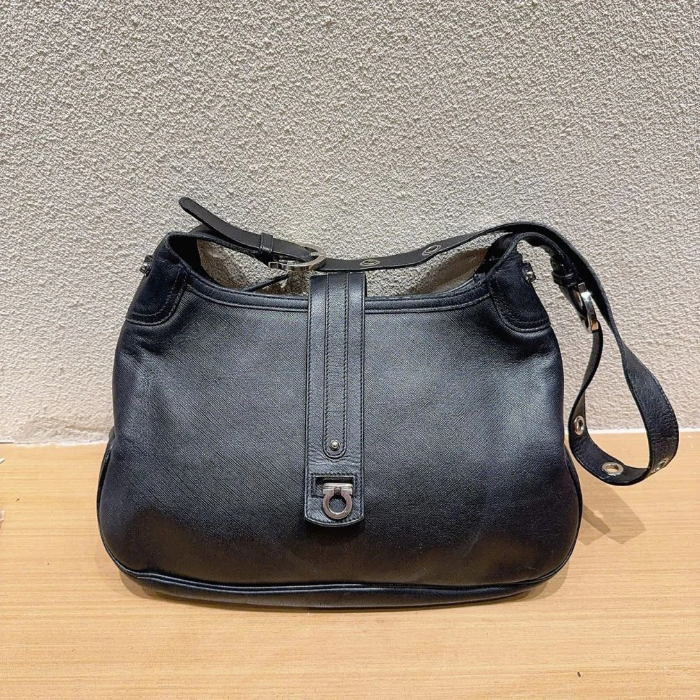 95新 FERRAGAMO/菲拉格慕 黑色腋下包 1436 1571