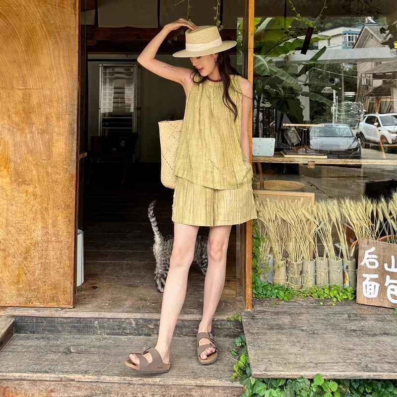 夏季海边度假韩系小香风吊带套装女穿搭无袖挂脖上衣短裤两件套潮