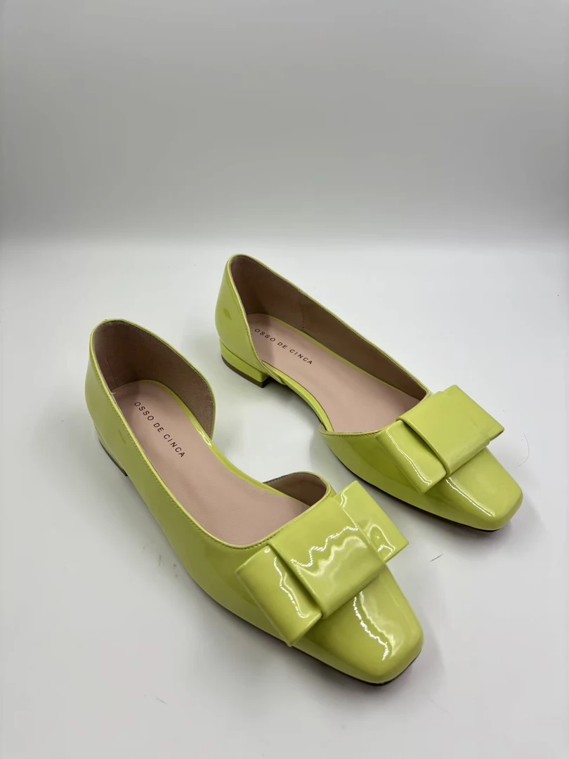 2403 女士方根单鞋方头粗跟防滑气质平底