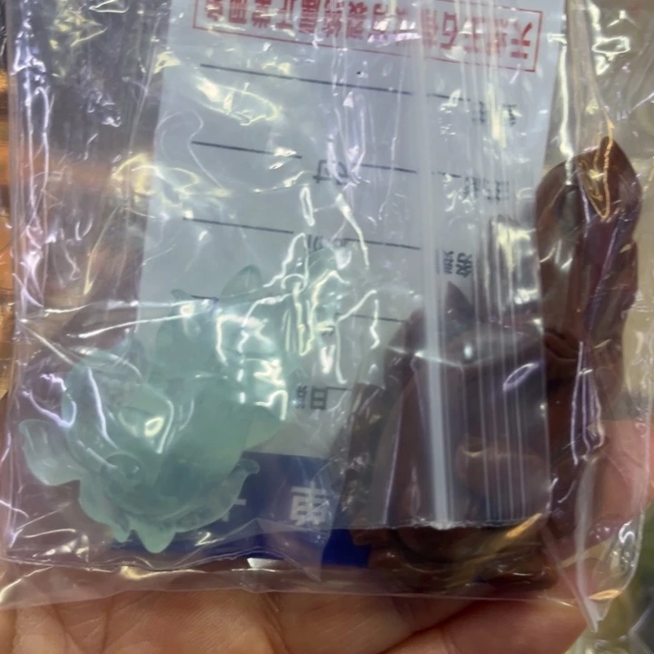 蛇纹石玉吊坠合金不****渣