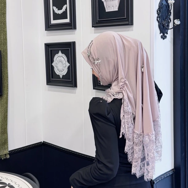 新款进口面料拼接蕾丝流苏燕尾软帽檐头套