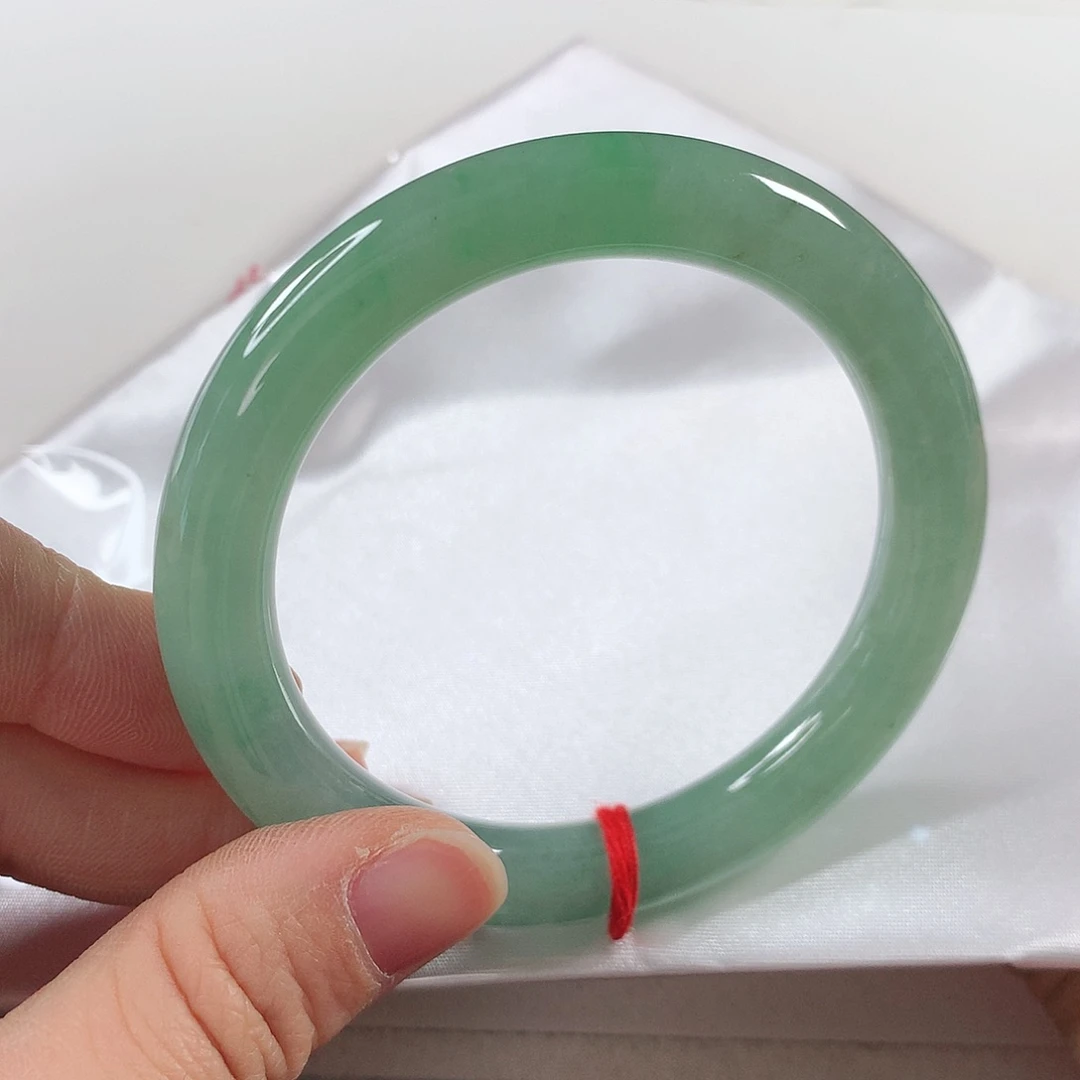 翡翠手镯未镶嵌①④⑦