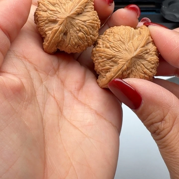 吊坠桃核文玩泥鳅背